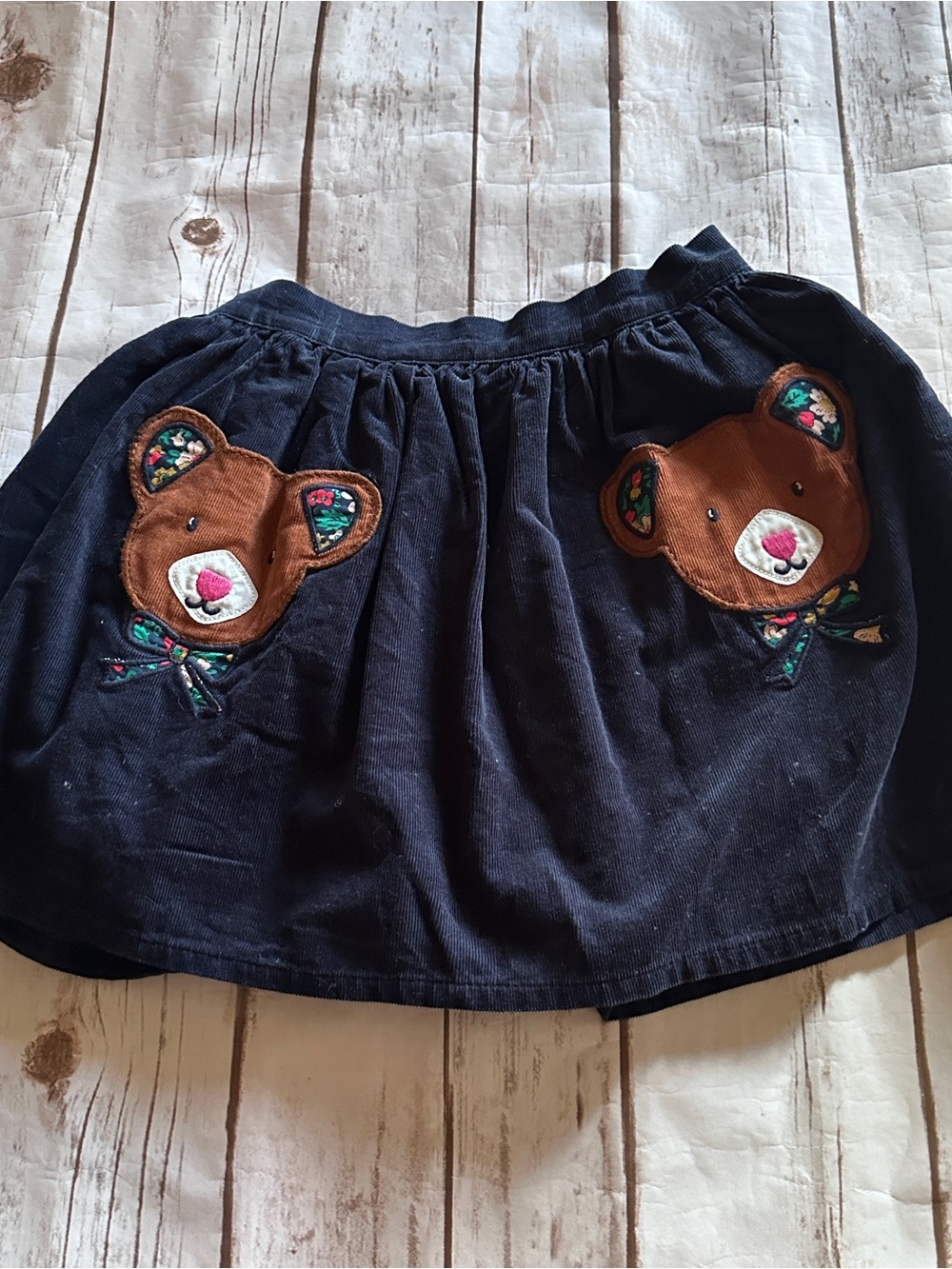 Mini Boden bear pocket skirt